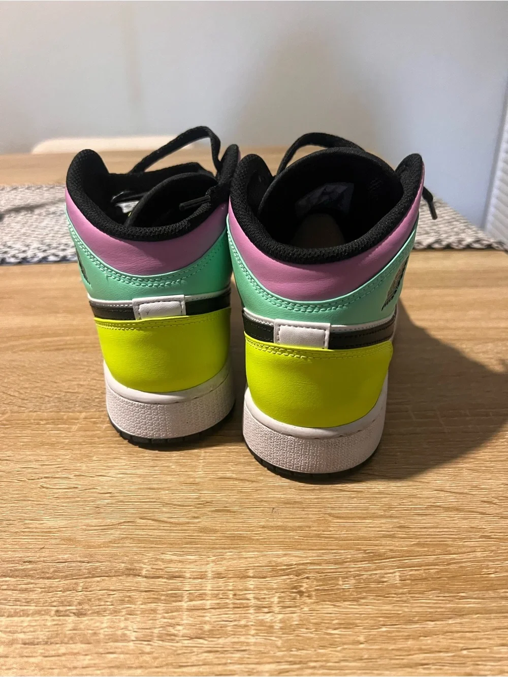 Jordan Air Jordan 1 Mid (GS) Black White Volt